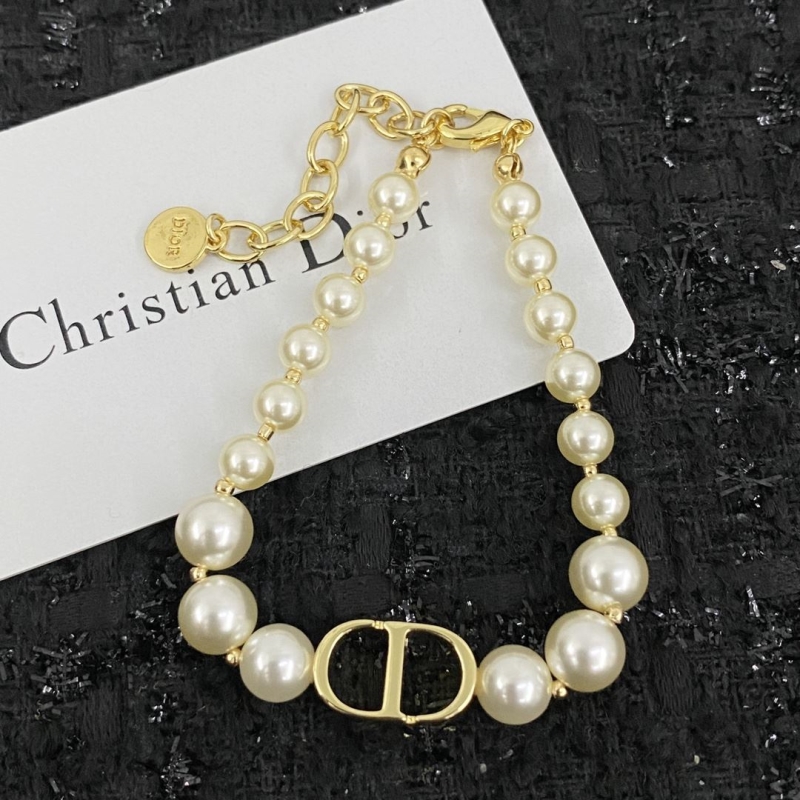 chr1st1an D10r bracelets